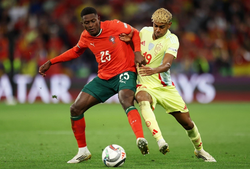 Nuno Mendes khẳng định 'bỏ túi' Yamal, chỉ thẳng cái tên giành QBV-646952