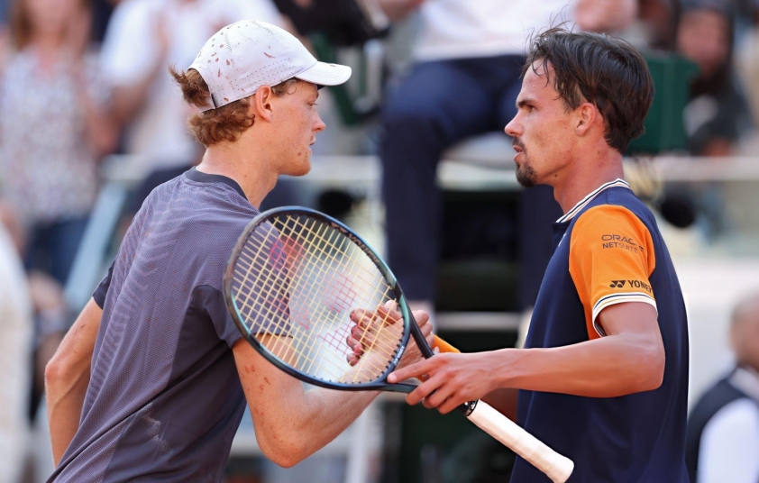 Lý Hoàng Nam thăng hoa, hạ đối thủ đẳng cấp Grand Slam ở giải nhà nghề danh giá 809527