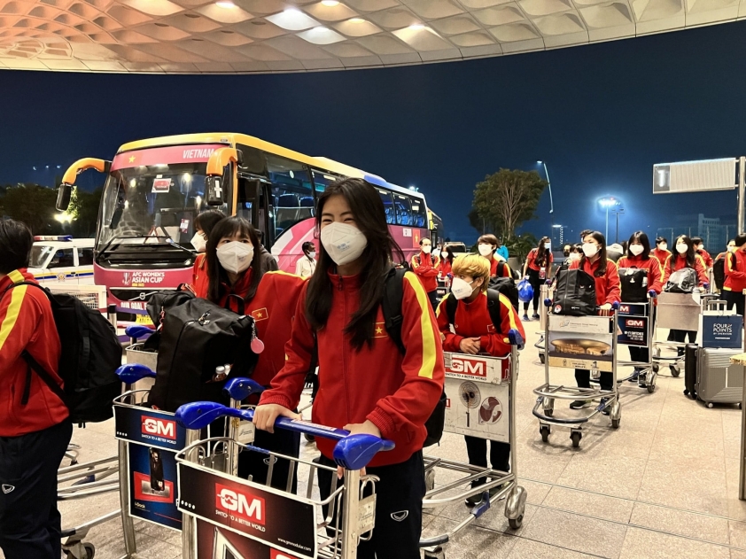 Trực tiếp: Lễ đón đội tuyển Việt Nam về nước 110140