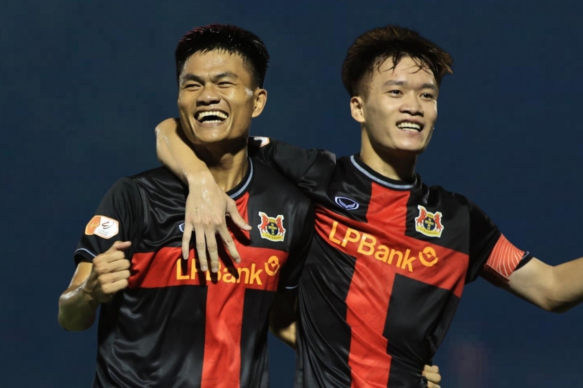 Hoàng Đức tỏa sáng, Ninh Bình tiếp tục dẫn đầu V-League 728714