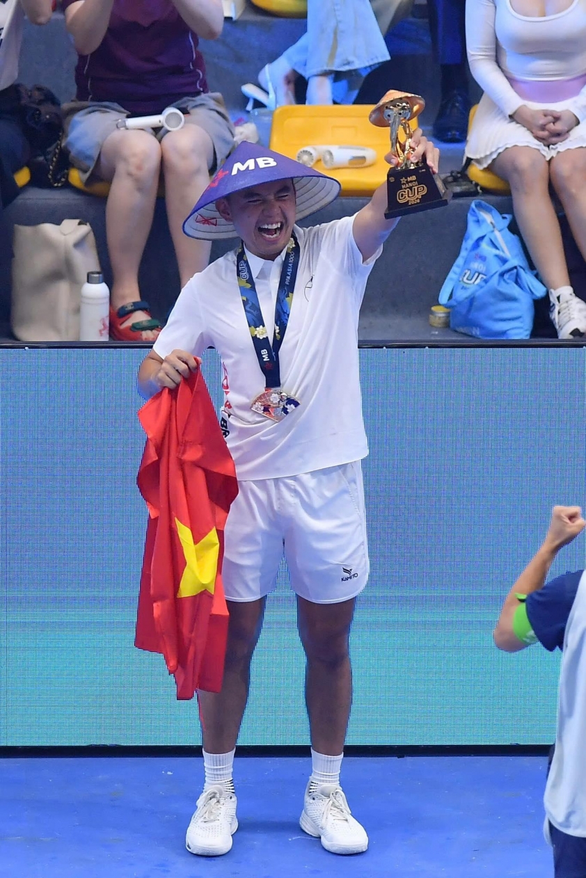 Hạ 'máy giao bóng' châu Âu, Lý Hoàng Nam đăng quang chức vô địch ở Mexico 823129